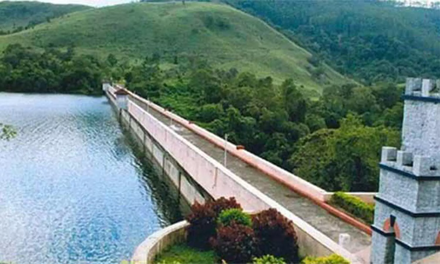 பெரியாறு அணையிலிருந்து நீர் திறப்பு