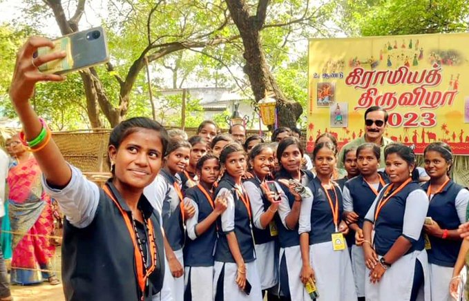 பெண் குழந்தைகளுக்கு அதிகாரம், சமத்துவம், சுதந்திரம் வழங்குவோம்