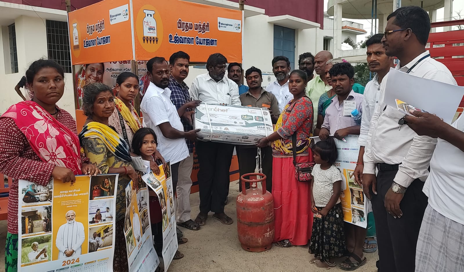 நரிக்குறவர் இன மக்கள், மத்திய அரசுக்கு நன்றி தெரிவித்தனர்.