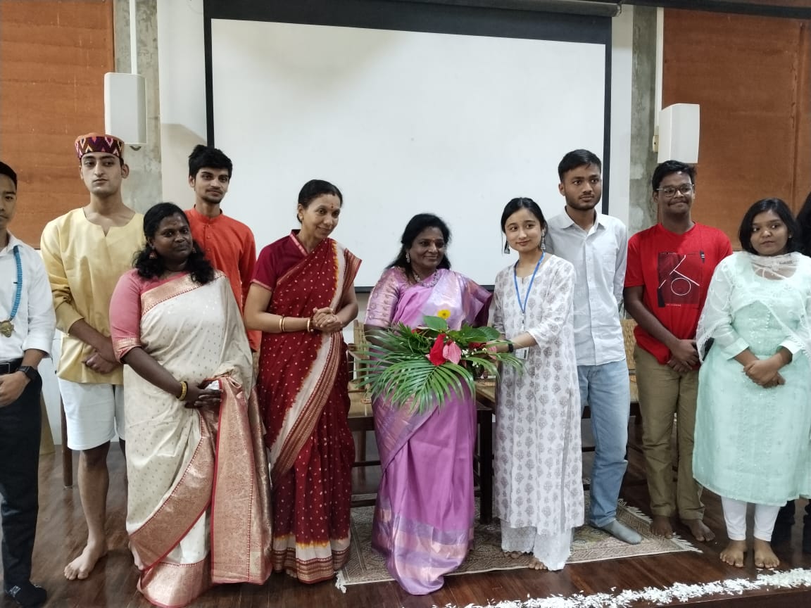 விடாமுயற்சியும் கடின உழைப்பும் இருந்தால் மாணவர்களால் எதையும் சாதிக்க முடியும்