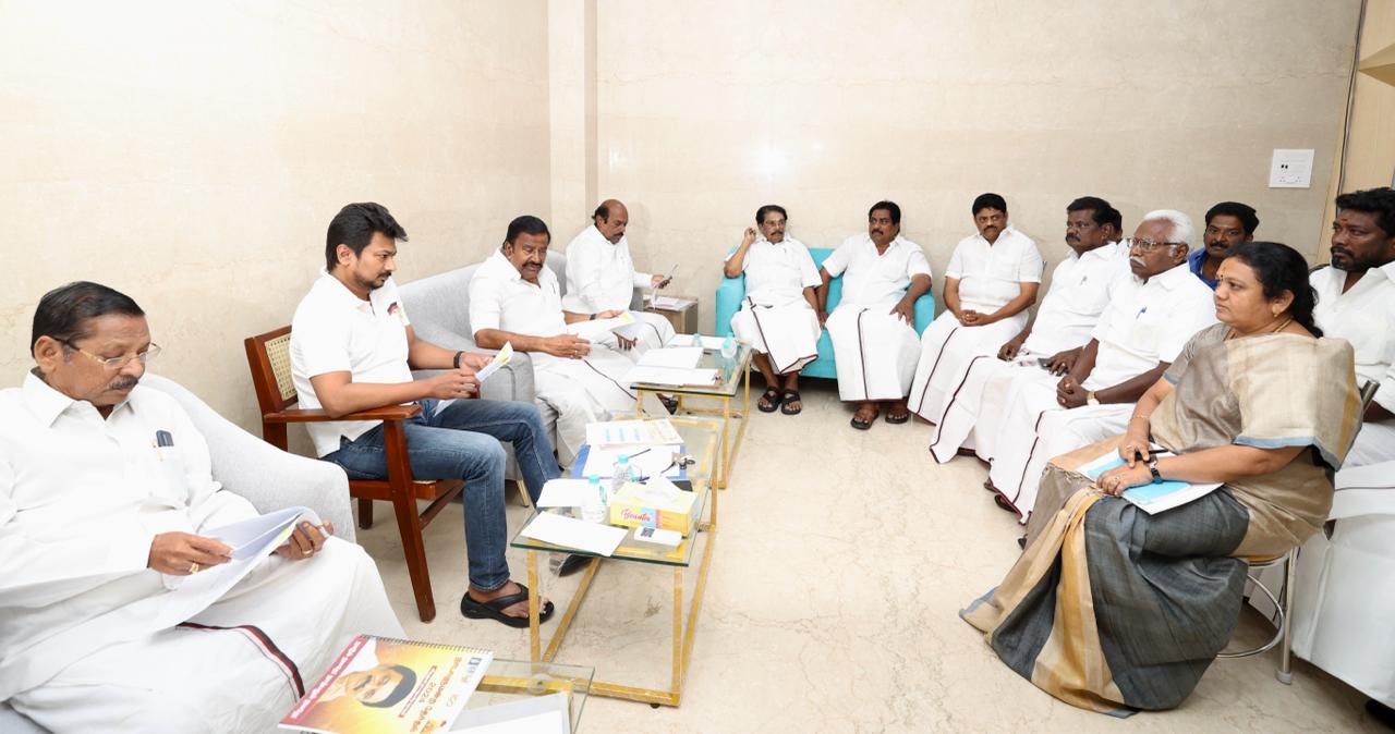 விருதுநகர்:கழக நிர்வாகிகளை சந்தித்து தேர்தல் தொடர்பாக ஆலோசனை