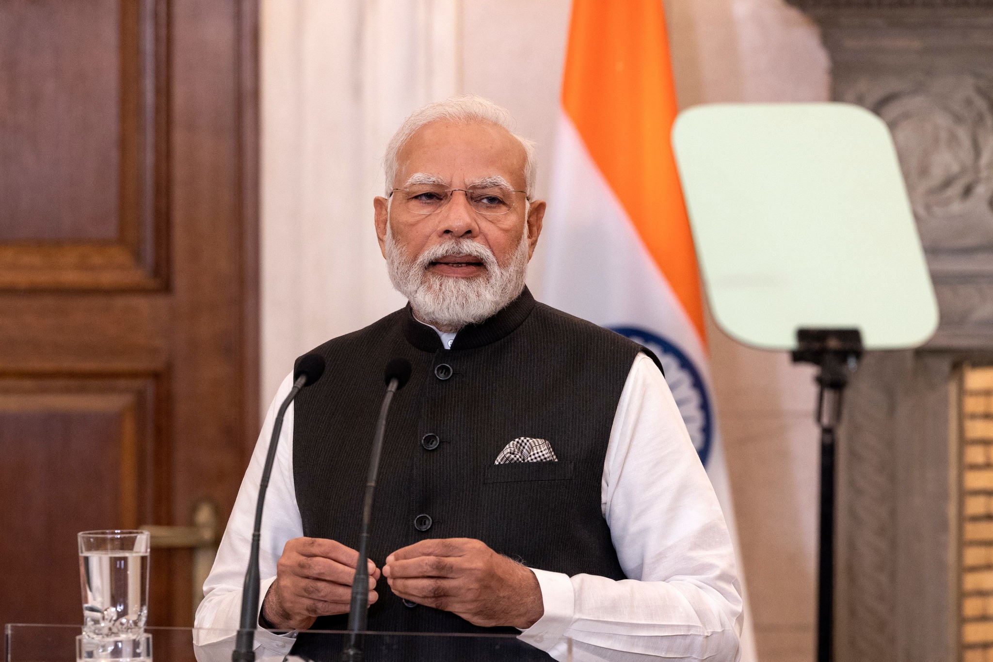 நாட்டு மக்கள் அனைவருக்கும் பிரதமர் வாழ்த்து
