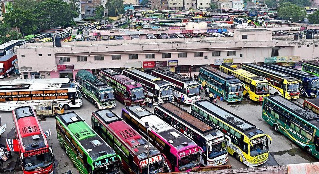 கோயம்பேட்டில் ஆம்னி பேருந்துகள் பயணிகளை ஏற்றக்கூடாது