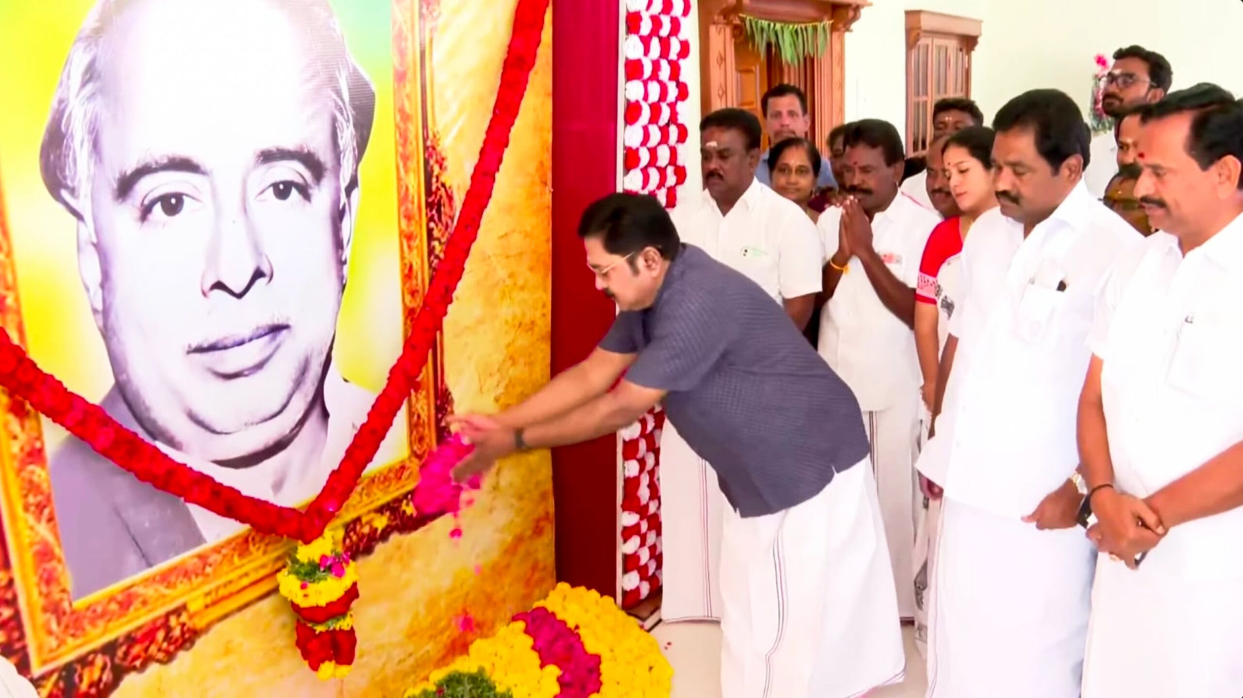 பேரறிஞர் பெருந்தகை அண்ணா நினைவு தினம்!. டிடிவி தினகரன் மலர் தூவி மரியாதை