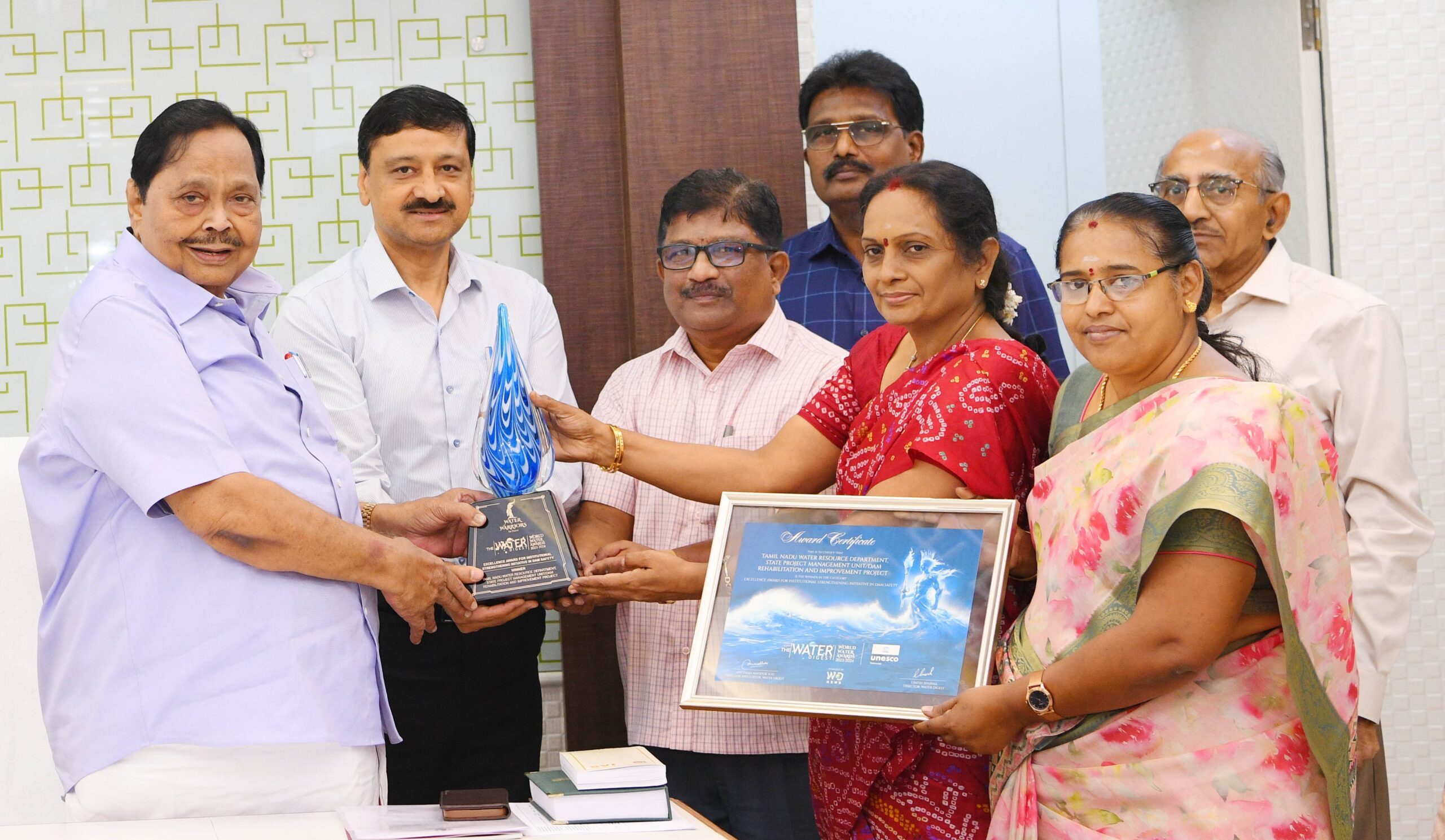 தமிழ்நாடு நீர்வளத்துறை பொறியாளர்களுக்கு அமைச்சர் பாராட்டு