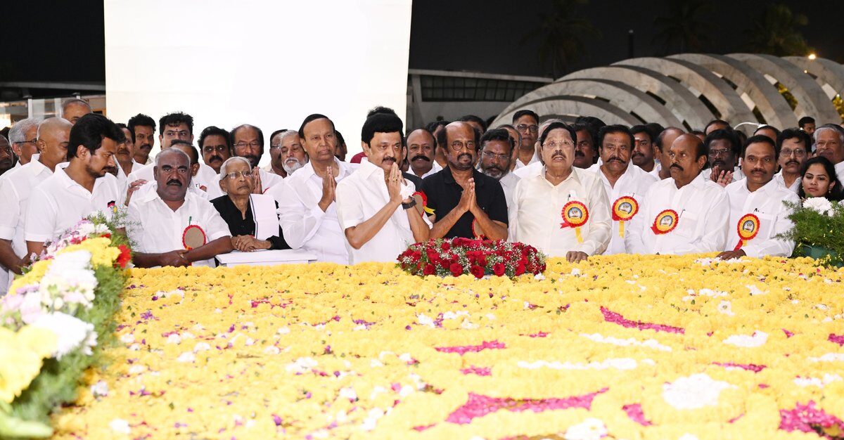 பேரறிஞர் அண்ணா மற்றும் முத்தமிழறிஞர் கலைஞர் நினைவிடங்களை முதலமைச்சர் மு.க.ஸ்டாலின் திறந்து வைத்தார்.