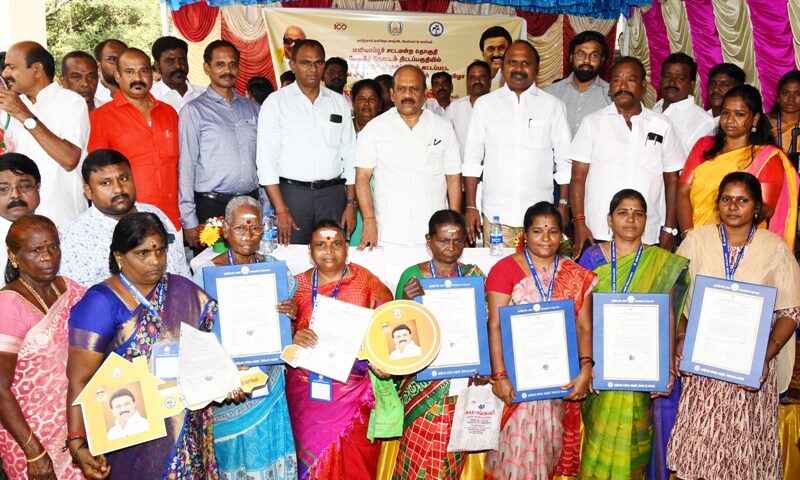 மறுகட்டுமான திட்டப் பயனாளிகள் செலுத்த வேண்டிய பங்களிப்பு தொகையை அரசே ஏற்றுள்ளது