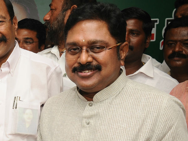 அண்ணாவின் கனவுகளை, லட்சியங்களை நிறைவேற்ற உறுதியேற்போம்