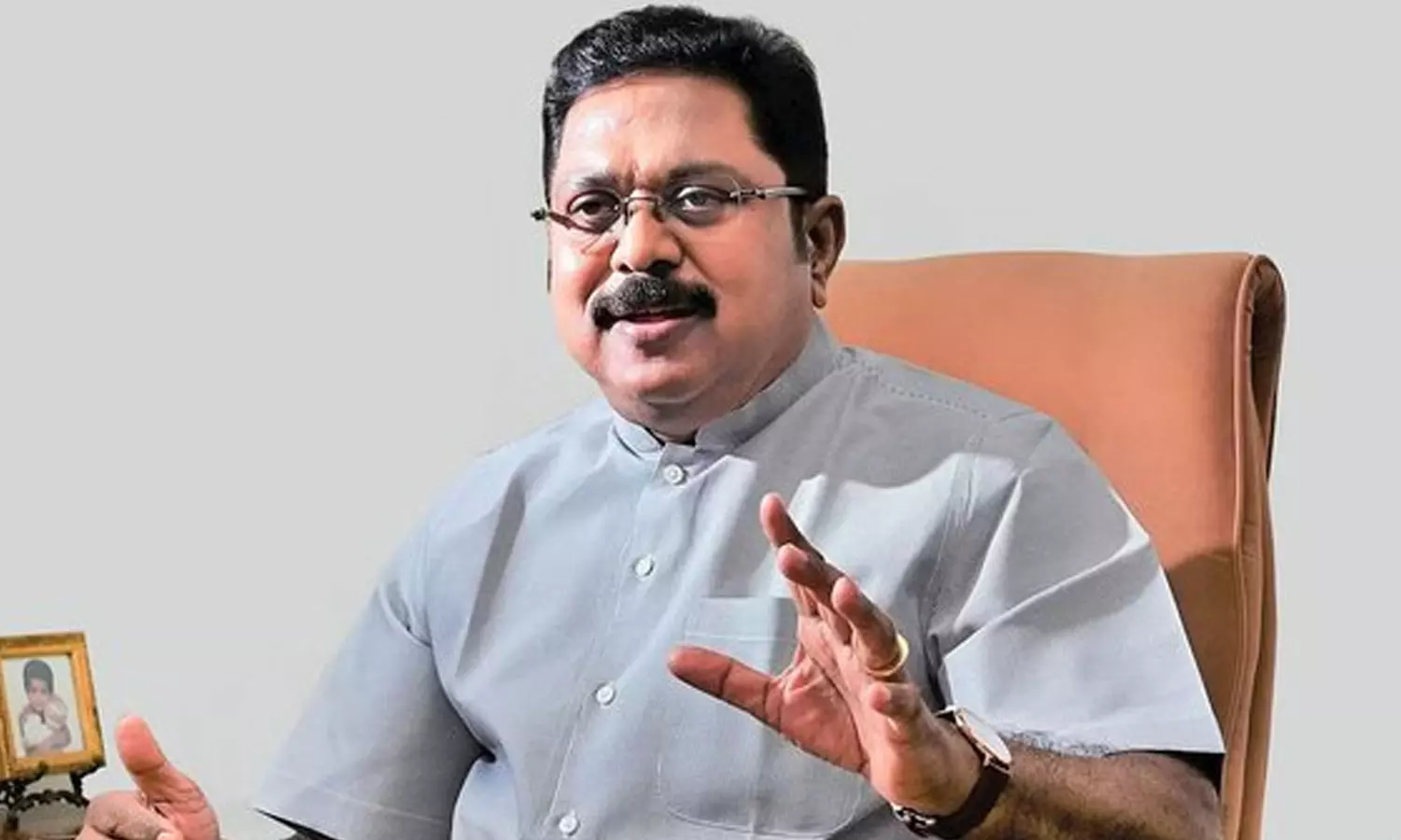 தனியார் தொலைக்காட்சி ஒளிப்பதிவாளர் மீது திமுகவினர் தாக்குதல்... டிடிவி தினகரன் கண்டனம்