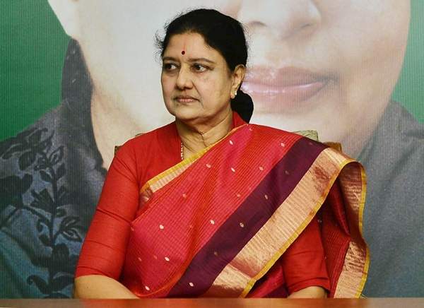 திமுக தலைமையிலான அரசும், தமிழக ஆளுநரும் தங்களது விரோத போக்கை கைவிடுவதுதான்
