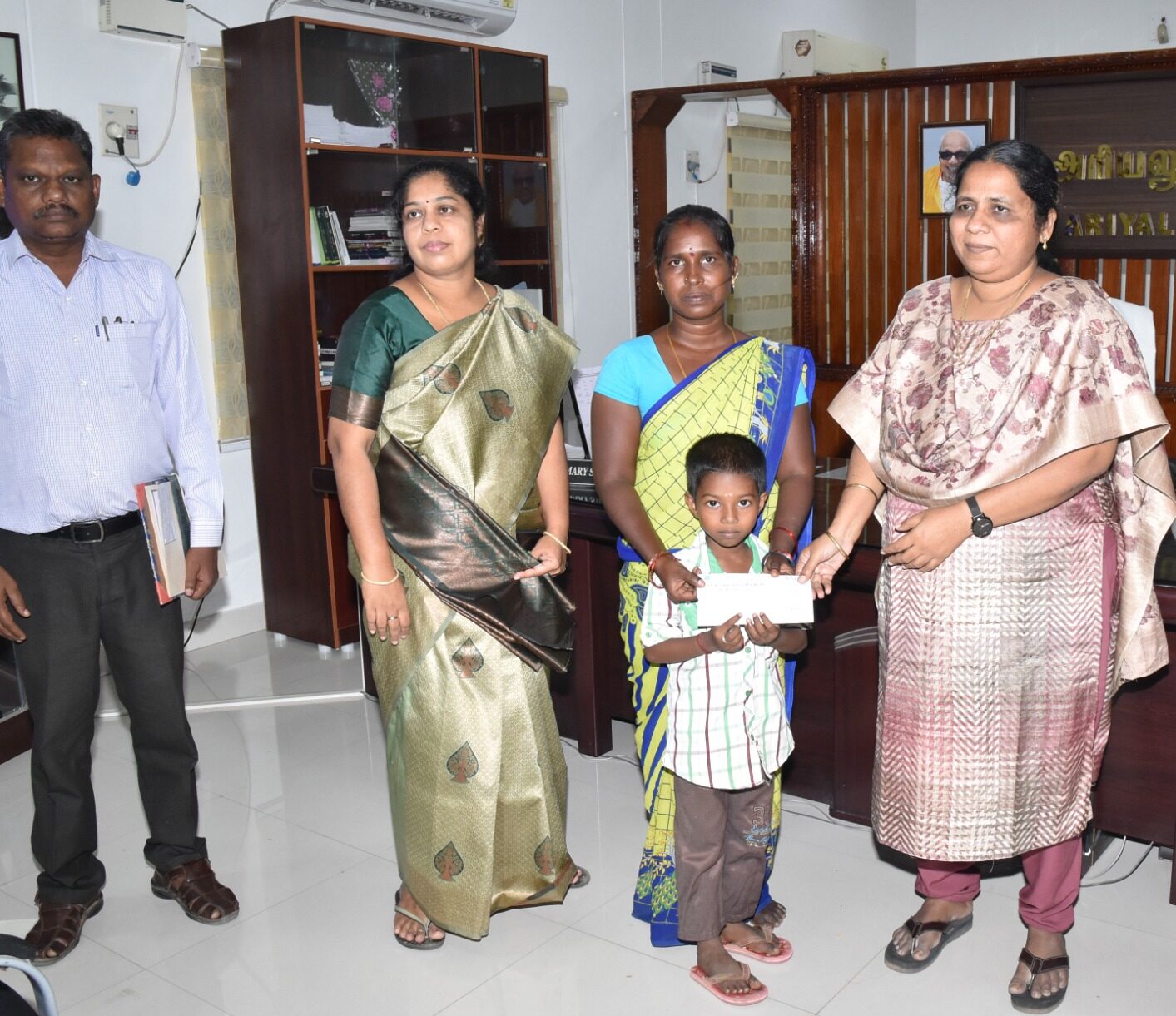 மக்களை தொடர்பு கொண்ட முதலமைச்சர் மு.க.ஸ்டாலின்