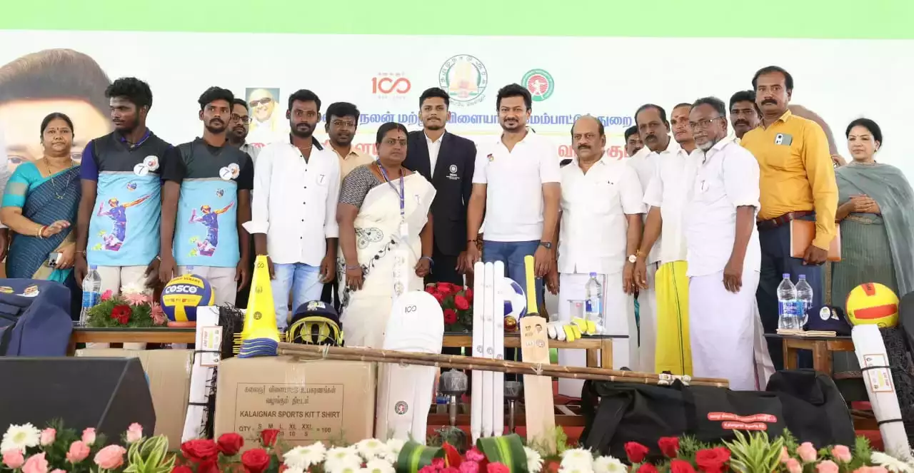 கலைஞர் விளையாட்டு உபகரணங்கள்” வழங்கும் திட்டத்தின் கீழ் 335 உபகரணங்கள் - அமைச்சர் உதயநிதி ஸ்டாலின் வழங்கினார்.