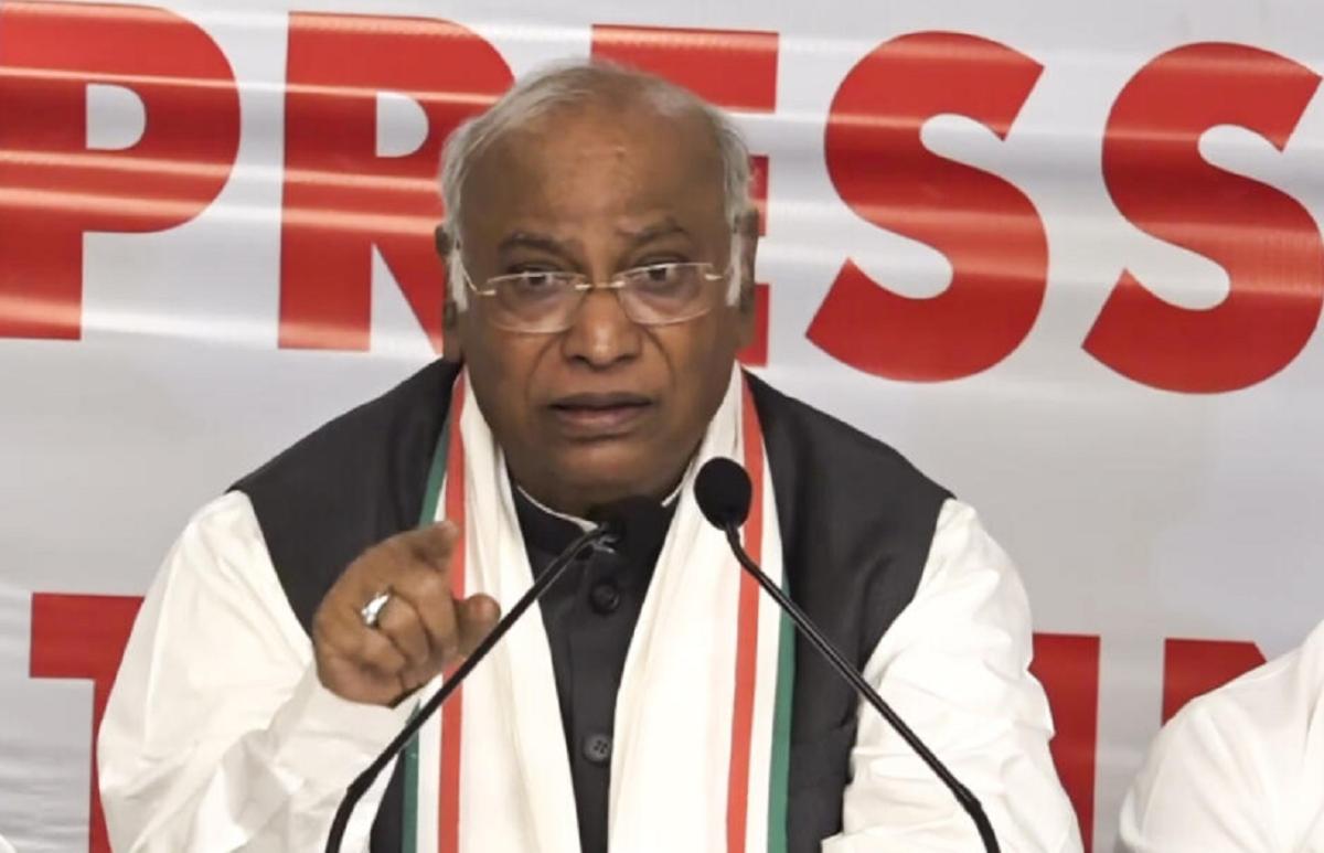 யுபிஎஸ்-ன் ‘யு’ என்பது மோடி அரசின் யு - டர்ன்களை குறிக்கிறது