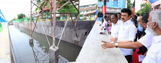 உபரிநீர் கால்வாயினை அகலப்படுத்தி மேம்படுத்தும் பணியினை ஆய்வு செய்த முதலமைச்சர் ஸ்டாலின்