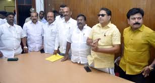 புதுச்சேரி பேரவையில் இருந்து திமுக, காங்கிரஸ் வெளிநடப்பு