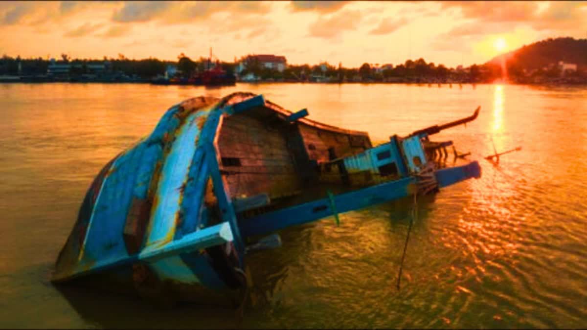 நைஜீரியா நாட்டில் நைஜர் ஆற்றில் படகு கவிழ்ந்து 100 பேர் உயிரிழந்ததாக தகவல்